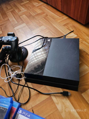 playstation-4-konsole-su-zaidimais-ir-priedais-big-0