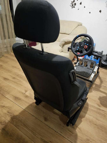 lenktyniu-simuliatoriaus-komplektas-logitech-g29-pavaru-perjungejas-zaidimu-kede-playseat-big-1