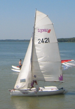 angliskos-gamybos-sportine-jachta-topaz-big-0
