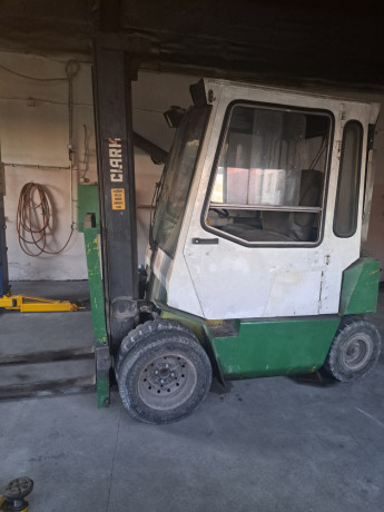 autopakrovejas-klark-iki-25-t-big-0
